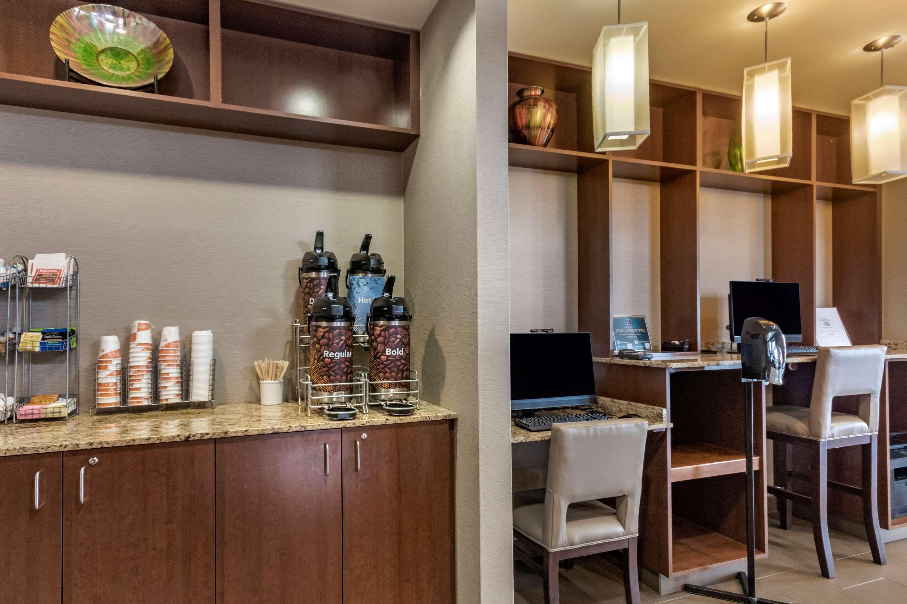 Comfort Suites Airport-University Μπόουζμαν Εξωτερικό φωτογραφία