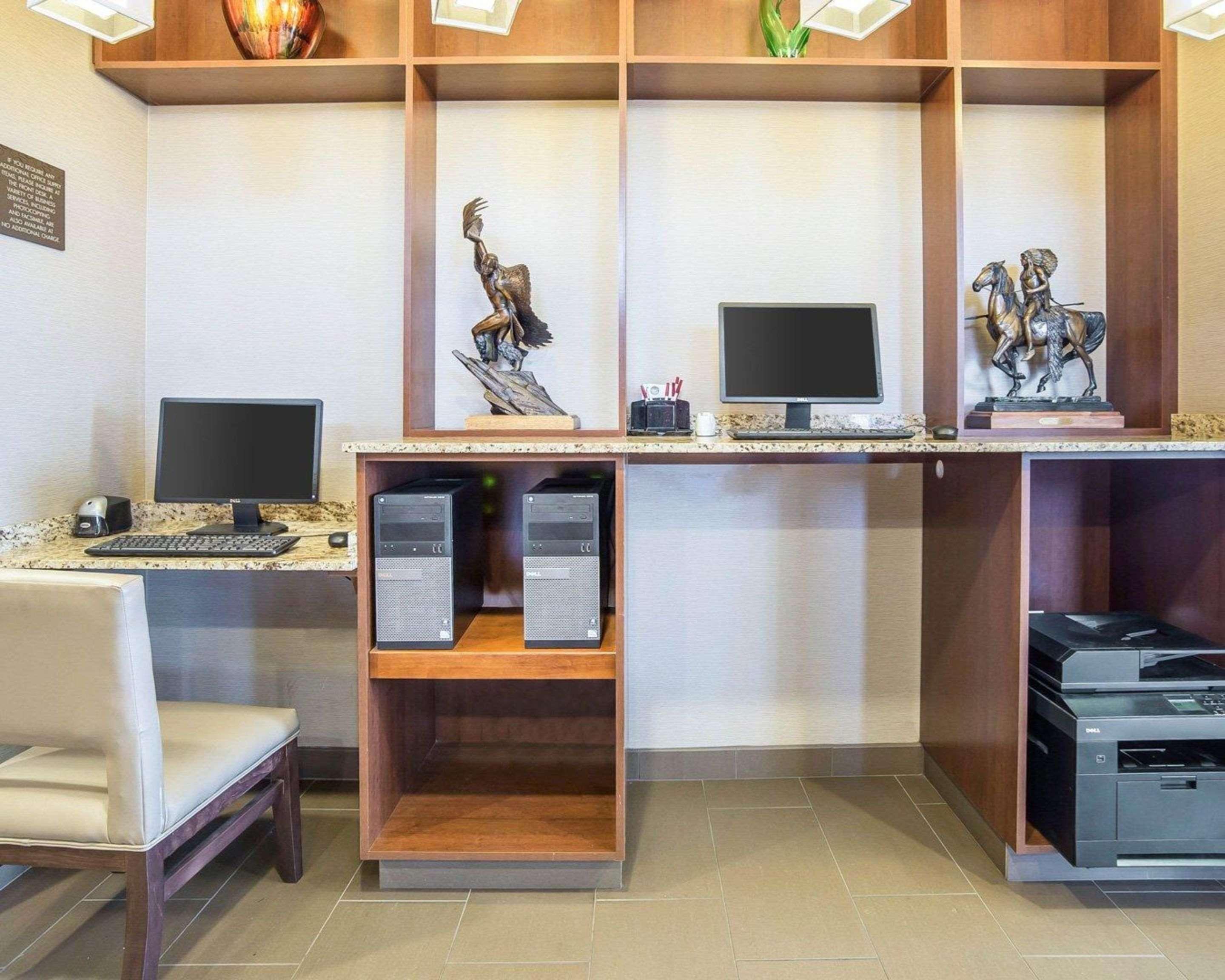 Comfort Suites Airport-University Μπόουζμαν Εξωτερικό φωτογραφία